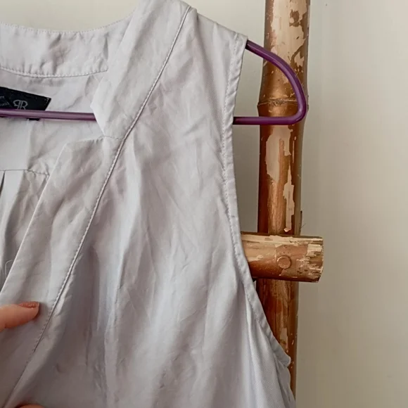 ♥️ Banana Republic Light Grey Elegant Top - Picture 9 of 17